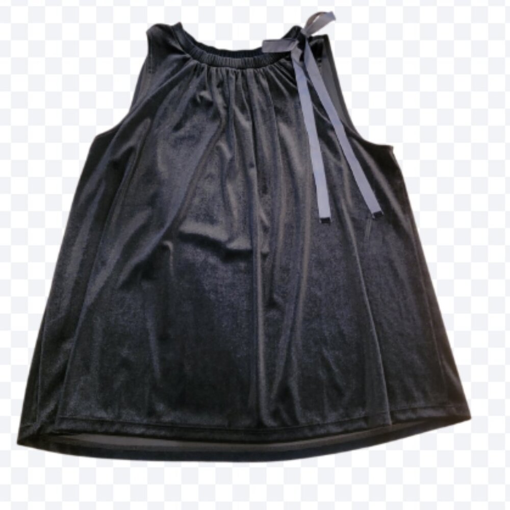 NWOT Ann Taylor Black Velvety Soft Sleeveless Halter Neck Blouse